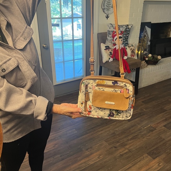 Wild Fable Sage Green Quilted Crossbody Bag - Picture 8 of 9